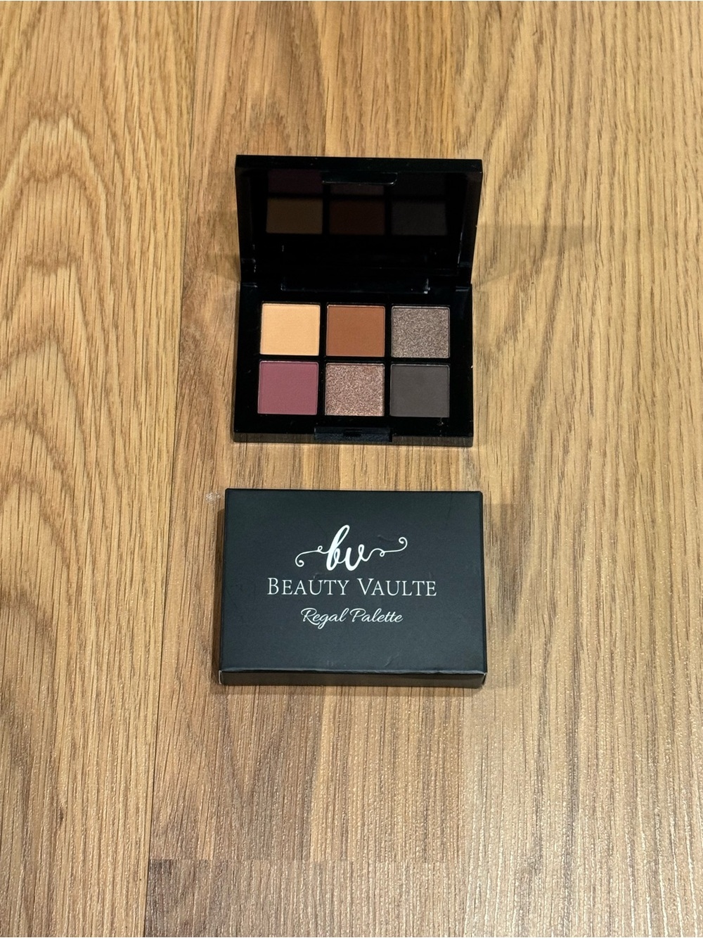 5 for $25 item 🌺 Beauty Vaulte Regal Eyeshadow Palette